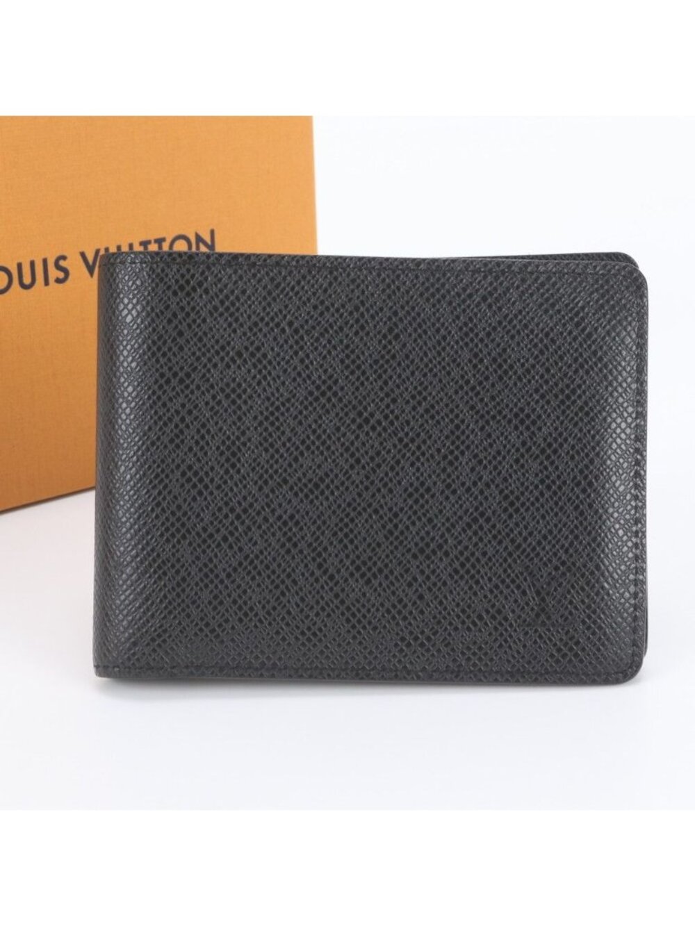 Louis Vuitton Taiga Portefeuille Multiple Leather Bifold Wallet